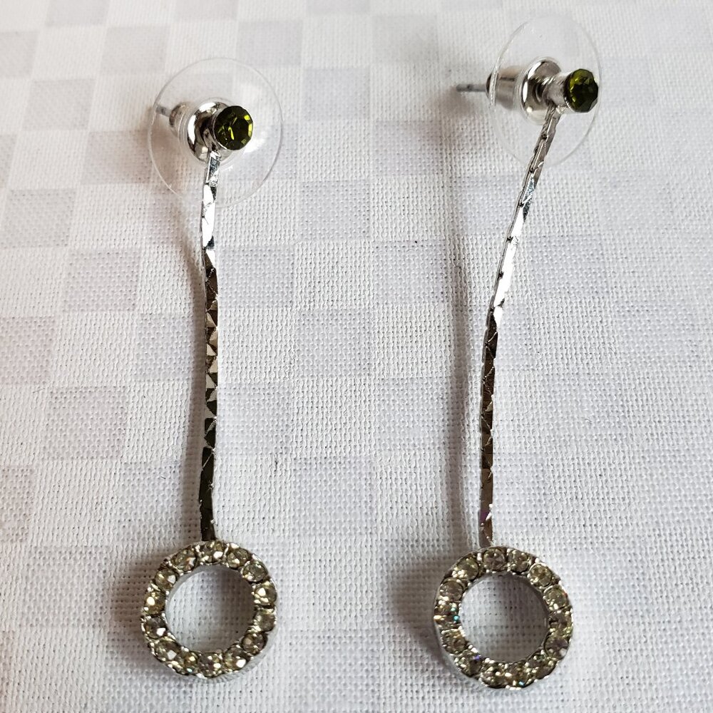 Vintage Dangle Earrings with green rhinestones - Picture 5 of 6
